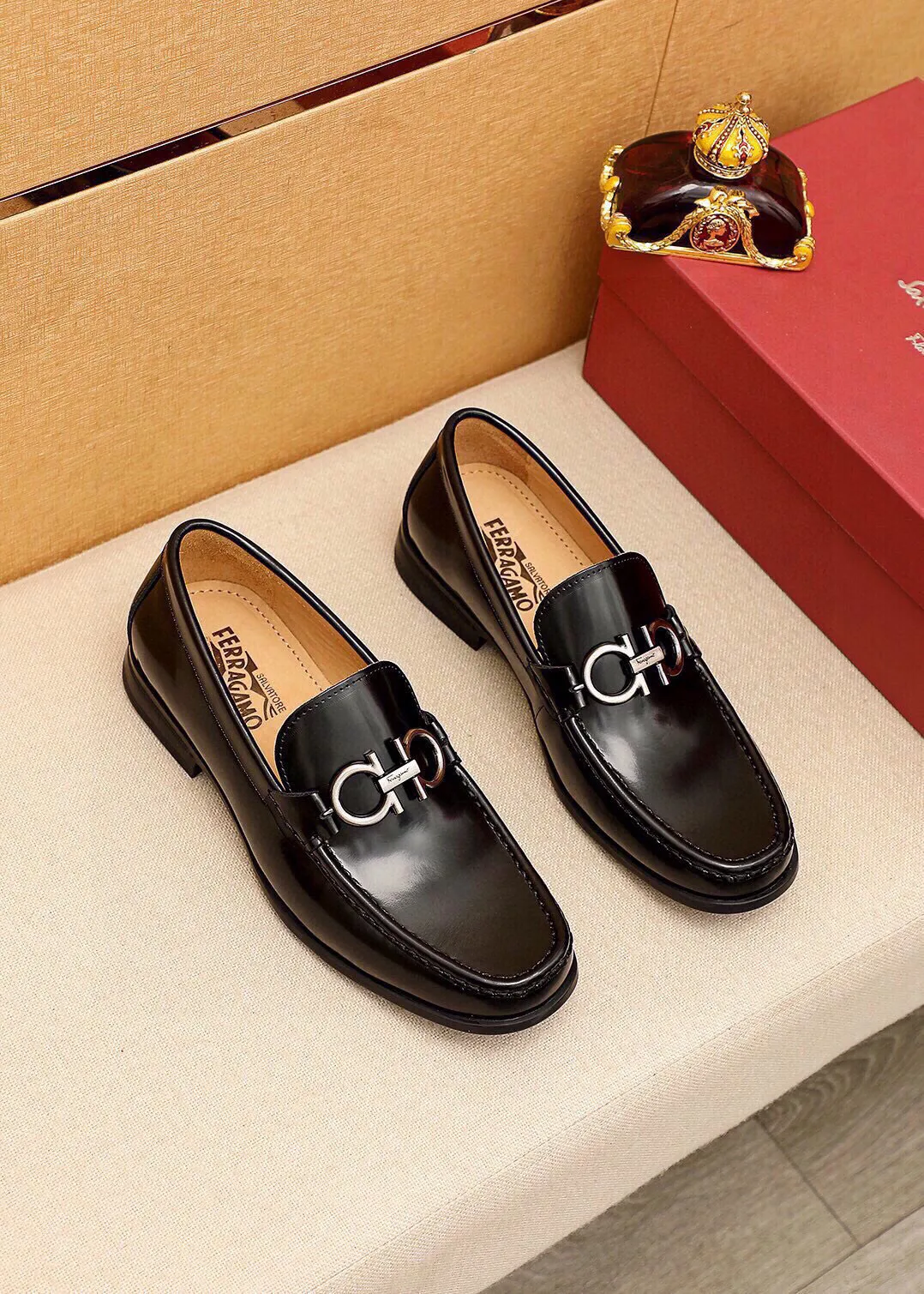 Men's shoes 💰480 💐 Product trademark: Ferragamo "Ferragamo" casual leather shoes Regular size: 38-44 (45🉑️customized) Product materials: Selected imported first-layer open-edge beaded cowhide leather upper + luxury hardware buckle, imported water-dyed cowhide leather lining. Strong three-dimensional visual effect, original outsole color: 4⃣️seed leather materials available